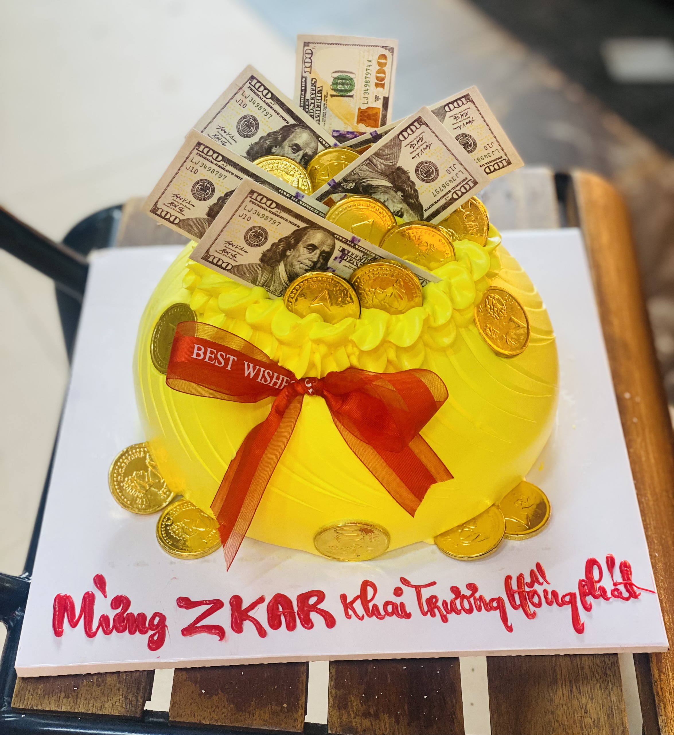 Tổng Hợp mẫu bánh kem tiền đô vàng cực chất và đẹp mắt 